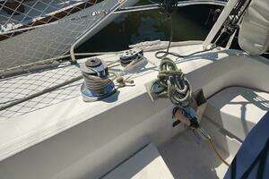 1987 Hunter 37 Legend thumbnail 7