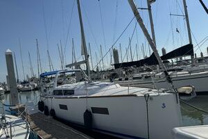 Romance 38ft Beneteau Yacht For Sale