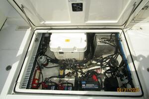 C Cab 31ft Boston Whaler Yacht For Sale