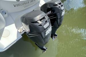 C Cab 31ft Boston Whaler Yacht For Sale