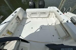 C Cab 31ft Boston Whaler Yacht For Sale