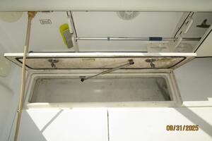 C Cab 31ft Boston Whaler Yacht For Sale