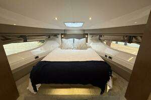 2018 Sea Ray 460 Sundancer thumbnail 15