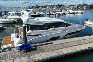 2018 Sea Ray 460 Sundancer thumbnail 5