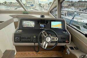 2018 Sea Ray 460 Sundancer thumbnail 12