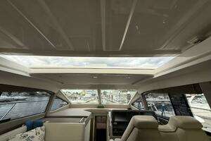 2018 Sea Ray 460 Sundancer thumbnail 9