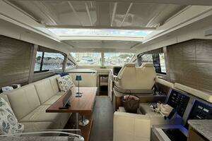 2018 Sea Ray 460 Sundancer thumbnail 6