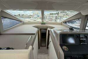 2018 Sea Ray 460 Sundancer thumbnail 13