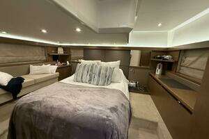 2018 Sea Ray 460 Sundancer thumbnail 23