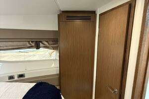 2018 Sea Ray 460 Sundancer thumbnail 16