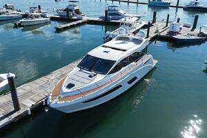 2018 Sea Ray 460 Sundancer thumbnail 1