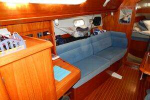 1997 Jeanneau 36.2 Sun Odyssey thumbnail 11