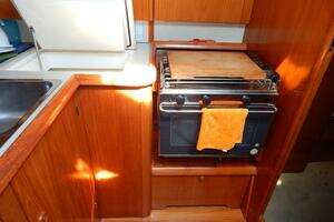 1997 Jeanneau 36.2 Sun Odyssey thumbnail 14