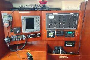 2004 Beneteau 393 thumbnail 28