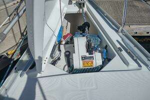 2004 Beneteau 393 thumbnail 4