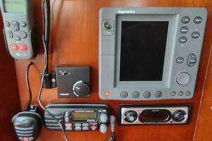 2004 Beneteau 393 thumbnail 30