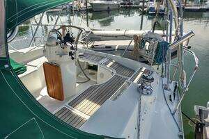 2004 Beneteau 393 thumbnail 8