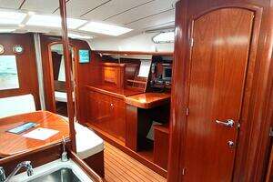 2004 Beneteau 393 thumbnail 41
