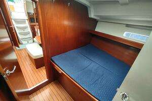 2004 Beneteau 393 thumbnail 47