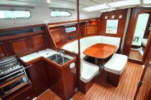 2004 Beneteau 393 thumbnail 51