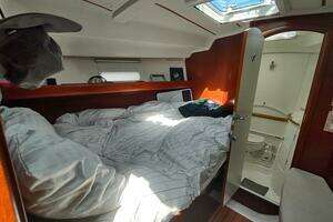 2004 Beneteau 393 thumbnail 31