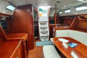 2004 Beneteau 393 thumbnail 42