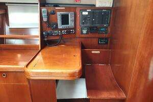 2004 Beneteau 393 thumbnail 48