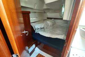 2004 Beneteau 393 thumbnail 26