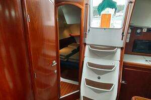2004 Beneteau 393 thumbnail 43