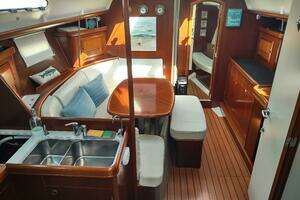 2004 Beneteau 393 thumbnail 16