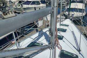 2004 Beneteau 393 thumbnail 7