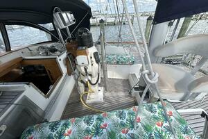 40' Nauticat cockpit starboard