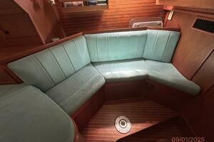 40' Nauticat master stateroom port seating