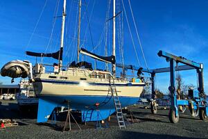 40' Nauticat hauled out3