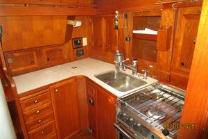 40' Nauticat galley3