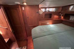 40' Nauticat master stateroom starboard