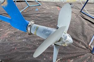 40' Nauticat Max-Prop propeller