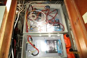40' Nauticat battery banks