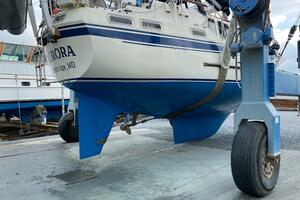 40' Nauticat hauled out2