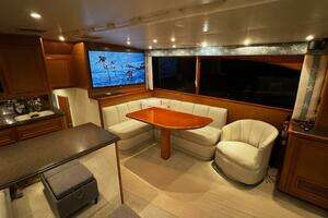 2002 Cavileer 48 Flybridge Sportfisherman thumbnail 6
