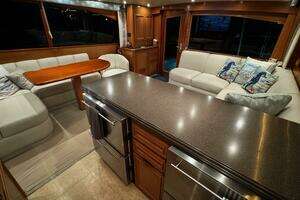 2002 Cavileer 48 Flybridge Sportfisherman thumbnail 7