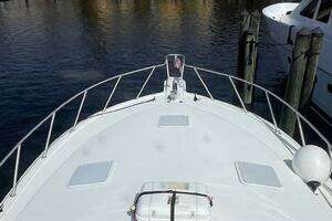 2002 Cavileer 48 Flybridge Sportfisherman thumbnail 32