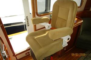 40' Legacy lower helm helmseat