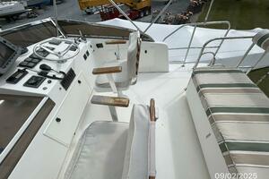 40' Legacy flybridge starboard