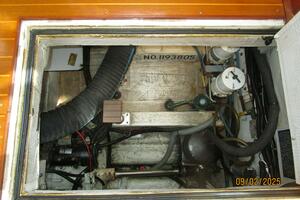 40' Legacy engine room access