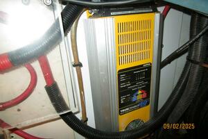 40' Legacy battery charger