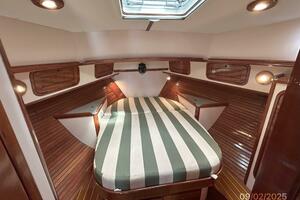 40' Legacy master stateroom