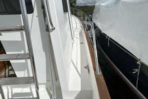 40' Legacy starboard side deck2
