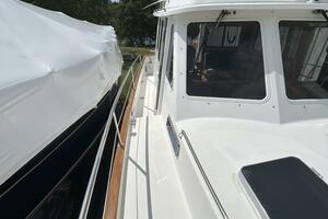 40' Legacy starboard side deck1