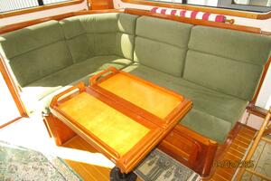 40' Legacy salon port seating